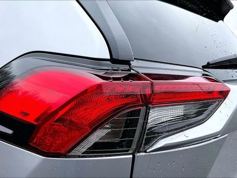 Used 2024 Toyota RAV4 LE image 21