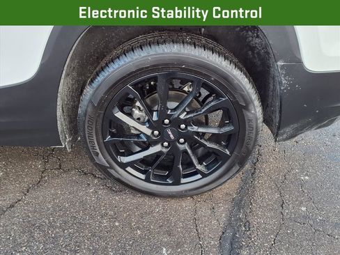 Certified 2023 GMC Terrain SLE w/ Elevation Edition image 38