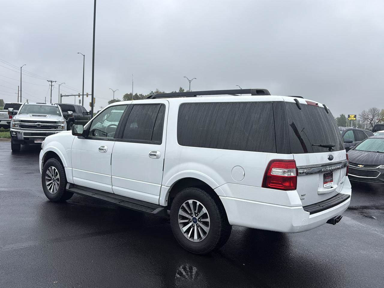 Used 2017 Ford Expedition EL XLT w/ Equipment Group 202A AWD/4WD image 3
