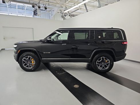 Used 2023 Rivian R1S Adventure AWD/4WD image 2
