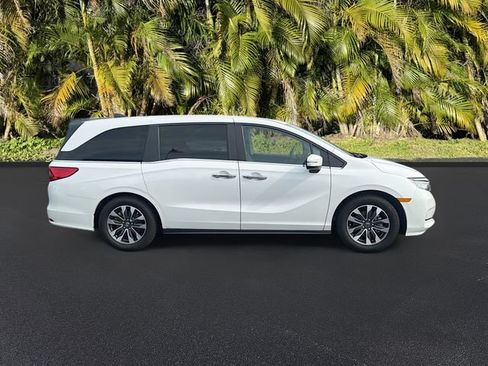 Used 2023 Honda Odyssey EX-L image 3