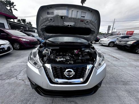 Used 2020 Nissan Kicks S FWD image 3