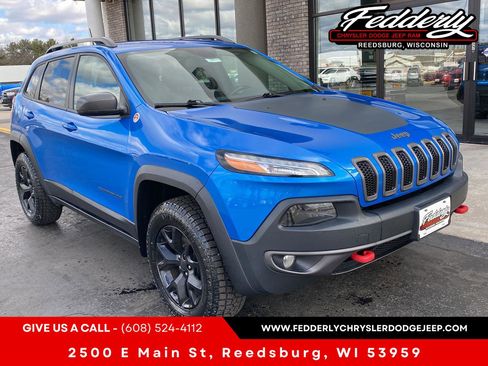 Used 2018 Jeep Cherokee Trailhawk w/ Cold Weather Group image 1