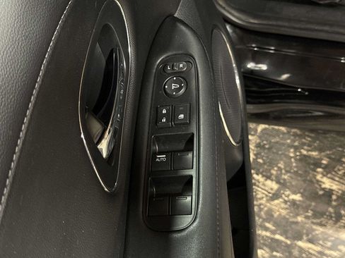 Used 2020 Honda HR-V Touring image 23