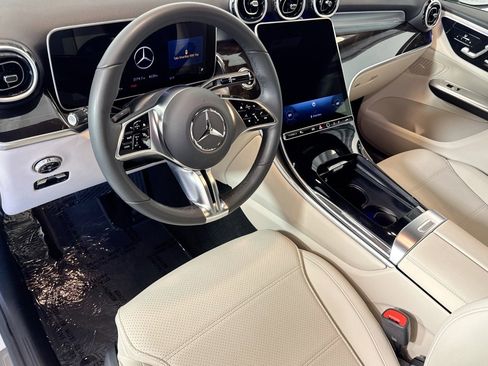 Used 2026 Mercedes-Benz GLC 300 4MATIC image 9