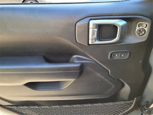 Used 2024 Jeep Wrangler Unlimited Rubicon 4xe image 27