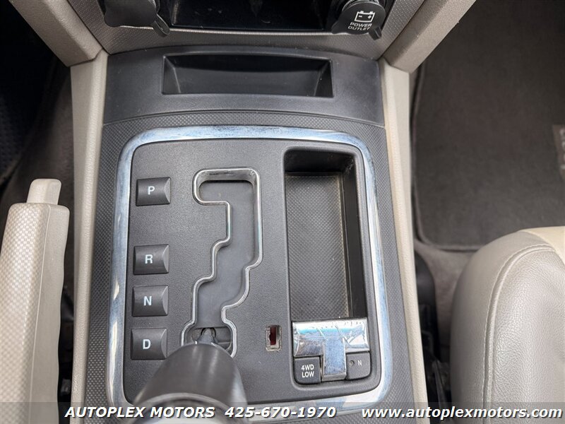 Used 2008 Jeep Grand Cherokee Laredo AWD/4WD image 13