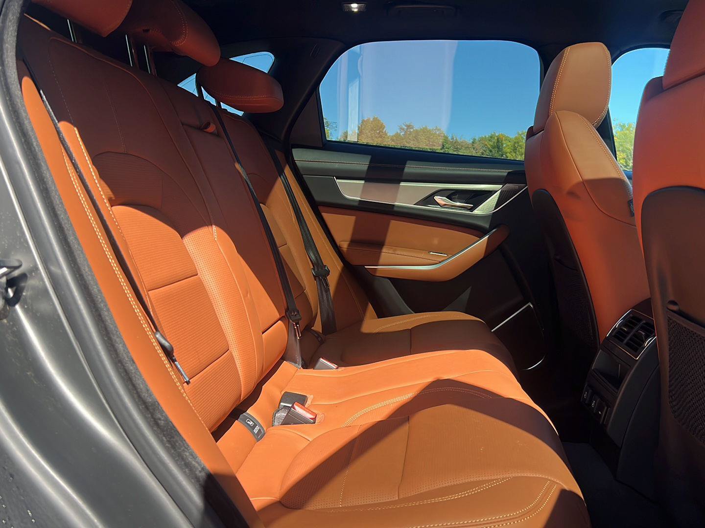 Certified 2026 Jaguar F-PACE R-Dynamic S AWD/4WD image 26