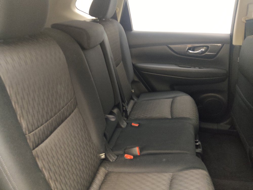 Used 2017 Nissan Rogue S FWD image 19