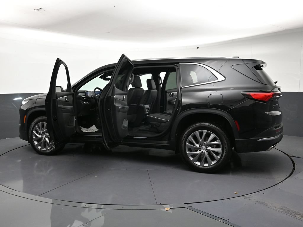 Used 2026 Buick Enclave Preferred w/ Power Package AWD/4WD image 35