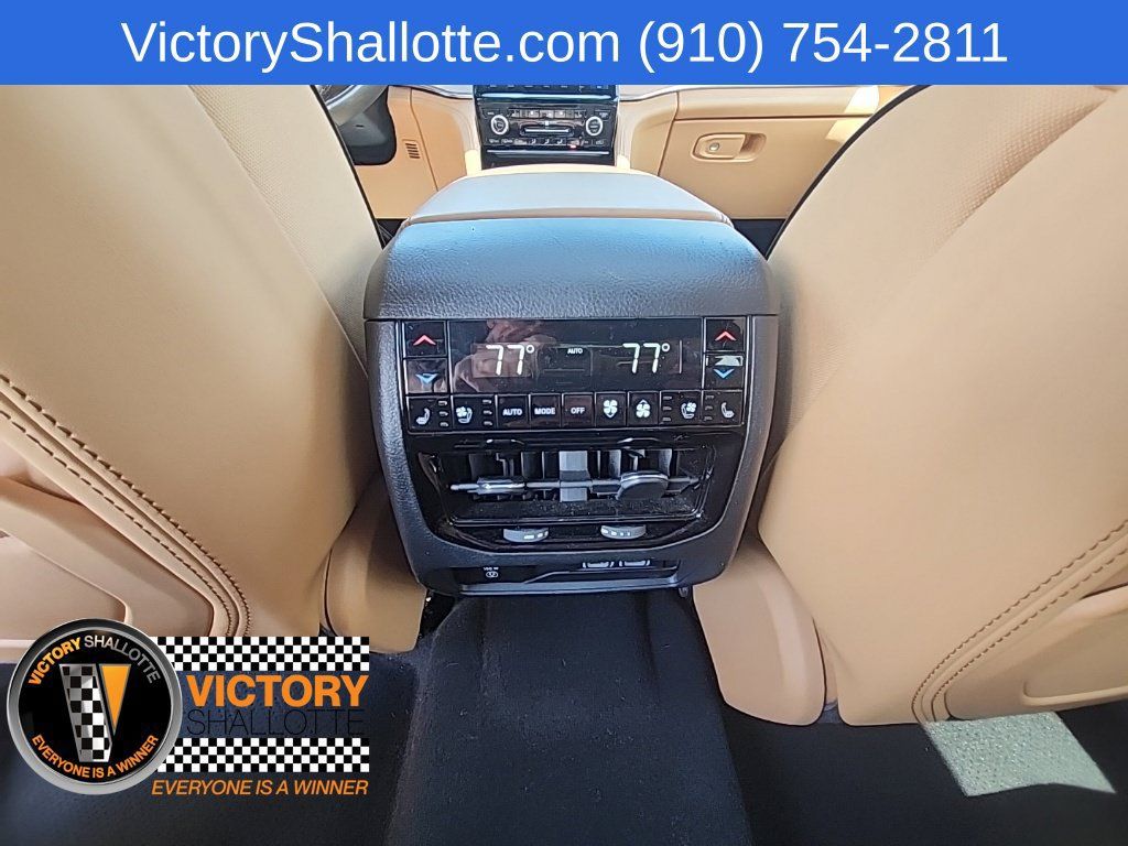Used 2025 Jeep Grand Cherokee L Summit AWD/4WD image 5