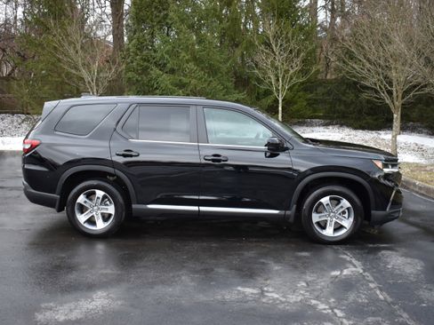 Certified 2025 Honda Pilot EX-L image 34