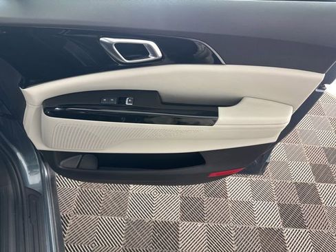Used 2024 Kia Carnival SX FWD image 21