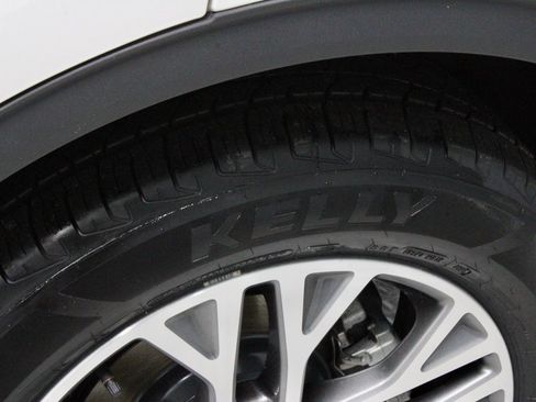 Certified 2022 Ford Escape SEL image 10