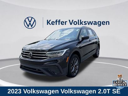 Used 2023 Volkswagen Tiguan SE w/ Panoramic Sunroof Package