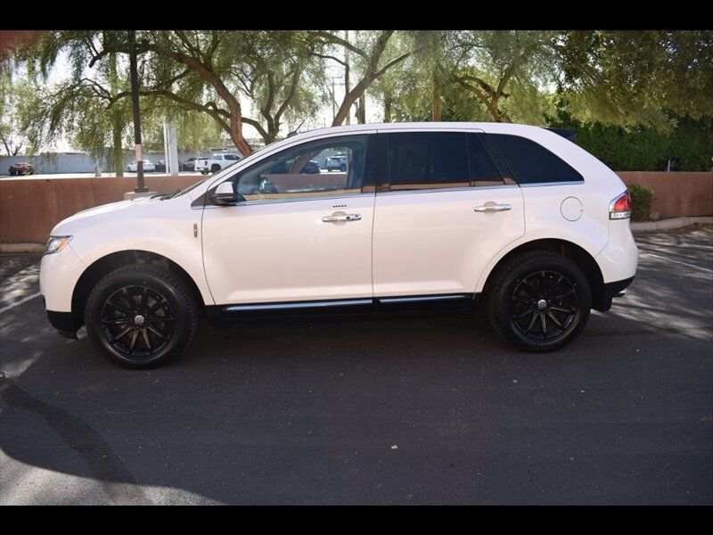 Used 2013 Lincoln MKX AWD image 4