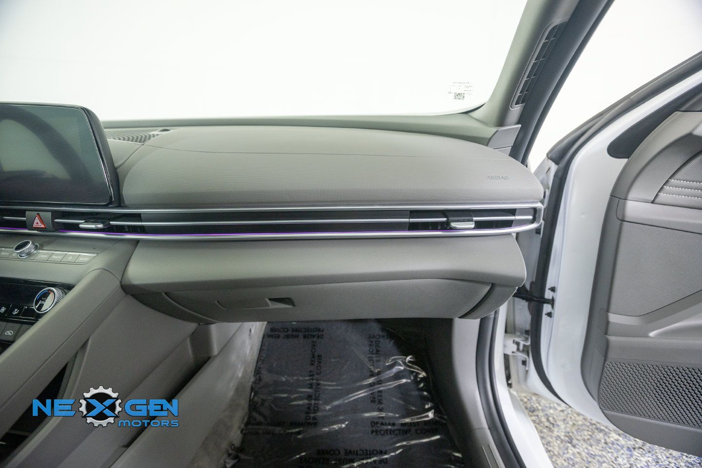 Used 2024 Hyundai Elantra SEL w/ Convenience Package FWD image 42