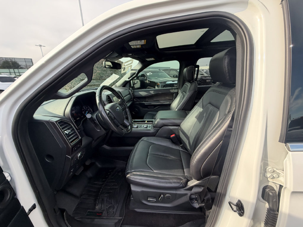 Used 2020 Ford Expedition Limited w/ Equipment Group 301A AWD/4WD image 29