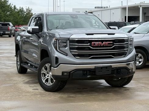 Used 2024 GMC Sierra 1500 SLT AWD/4WD image 2