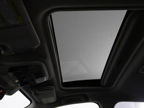 Used 2023 Subaru Crosstrek 2.5i Limited w/ Moonroof Package image 32