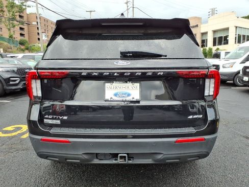 Used 2025 Ford Explorer Active AWD/4WD image 4
