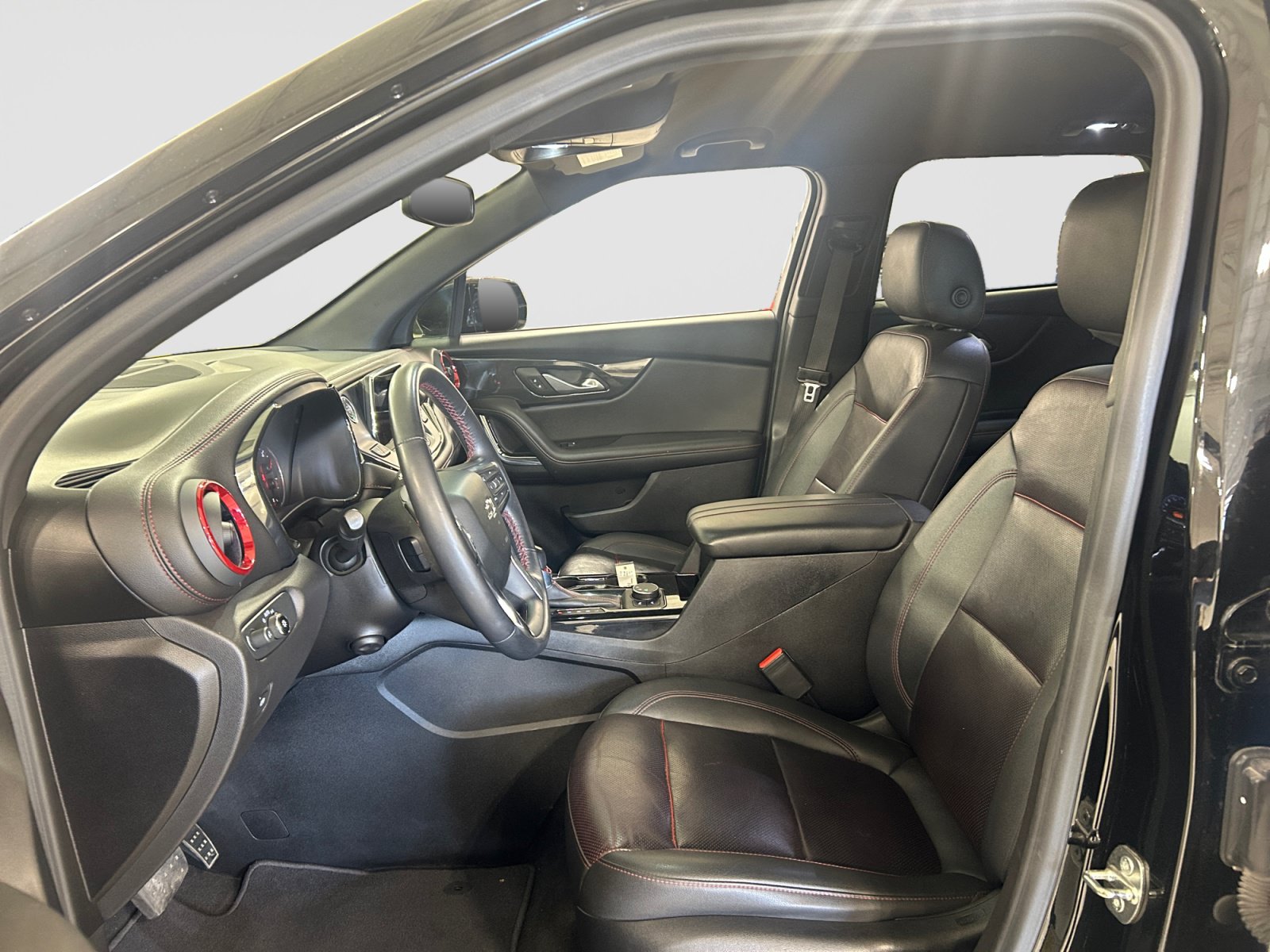 Used 2022 Chevrolet Blazer RS w/ Enhanced Convenience Package FWD image 11