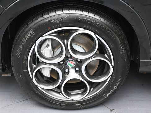 Used 2024 Alfa Romeo Tonale Ti AWD/4WD image 31