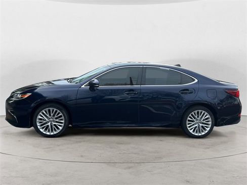 Used 2017 Lexus ES 350 image 2