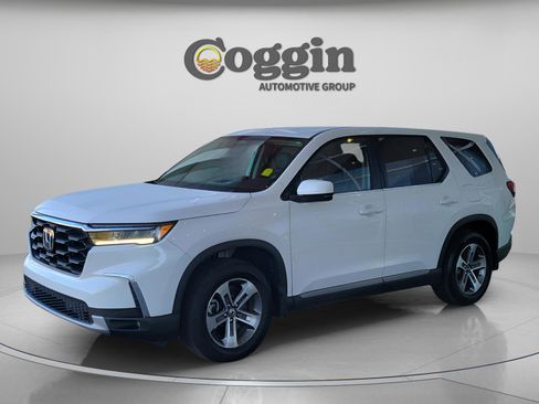 Used 2025 Honda Pilot EX-L image 2