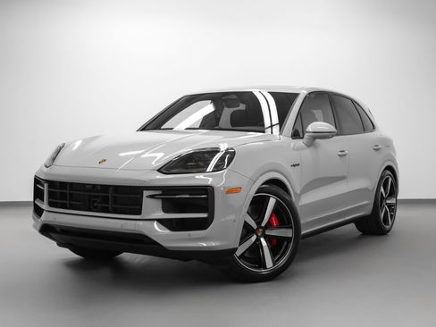 New 2026 Porsche Cayenne S AWD/4WD image 6