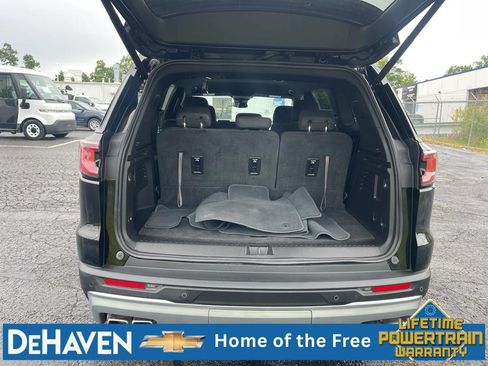 Used 2025 GMC Acadia Elevation FWD image 25