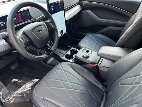 Used 2023 Ford Mustang Mach-E Select image 11