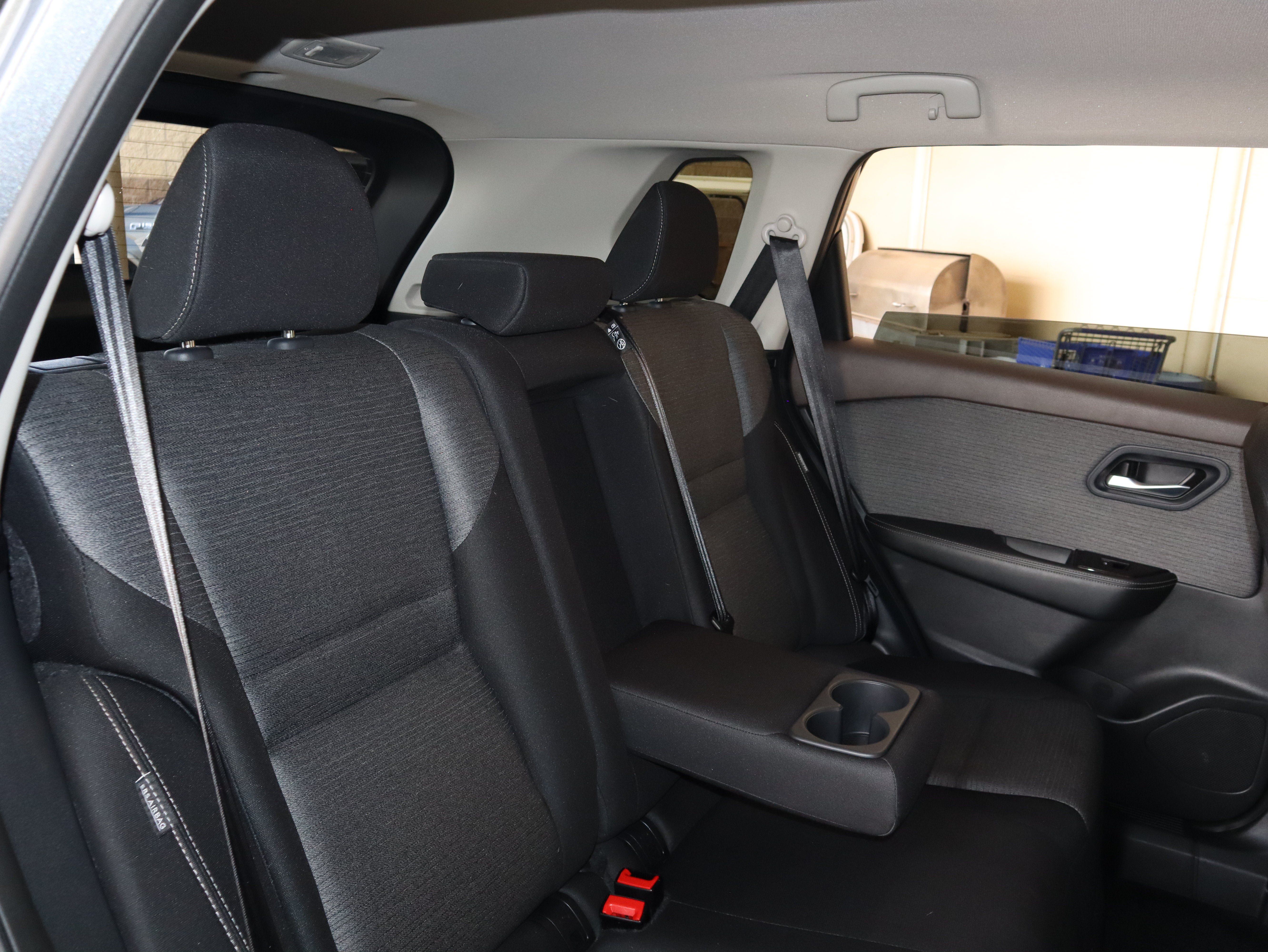 Used 2023 Nissan Rogue SV AWD/4WD image 43