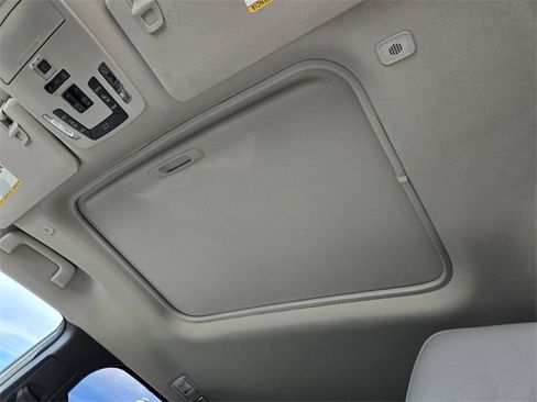 Used 2025 Toyota Sienna XLE image 12