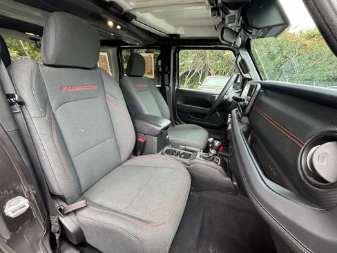 Used 2025 Jeep Wrangler Unlimited Rubicon AWD/4WD image 30