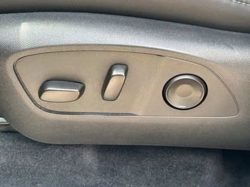 Used 2025 Buick Enclave Preferred FWD image 27