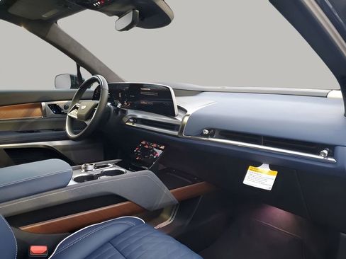 New 2026 Cadillac Vistiq Premium Luxury AWD/4WD image 15