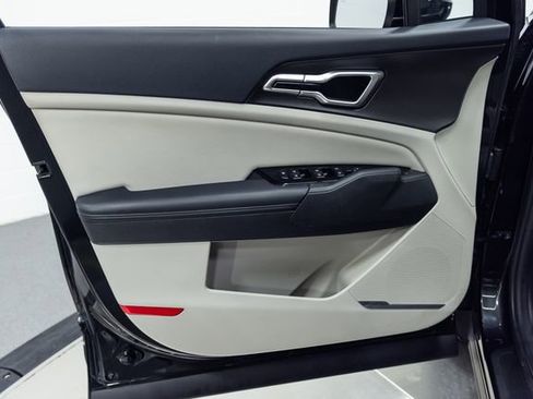 Used 2023 Kia Sportage EX image 11