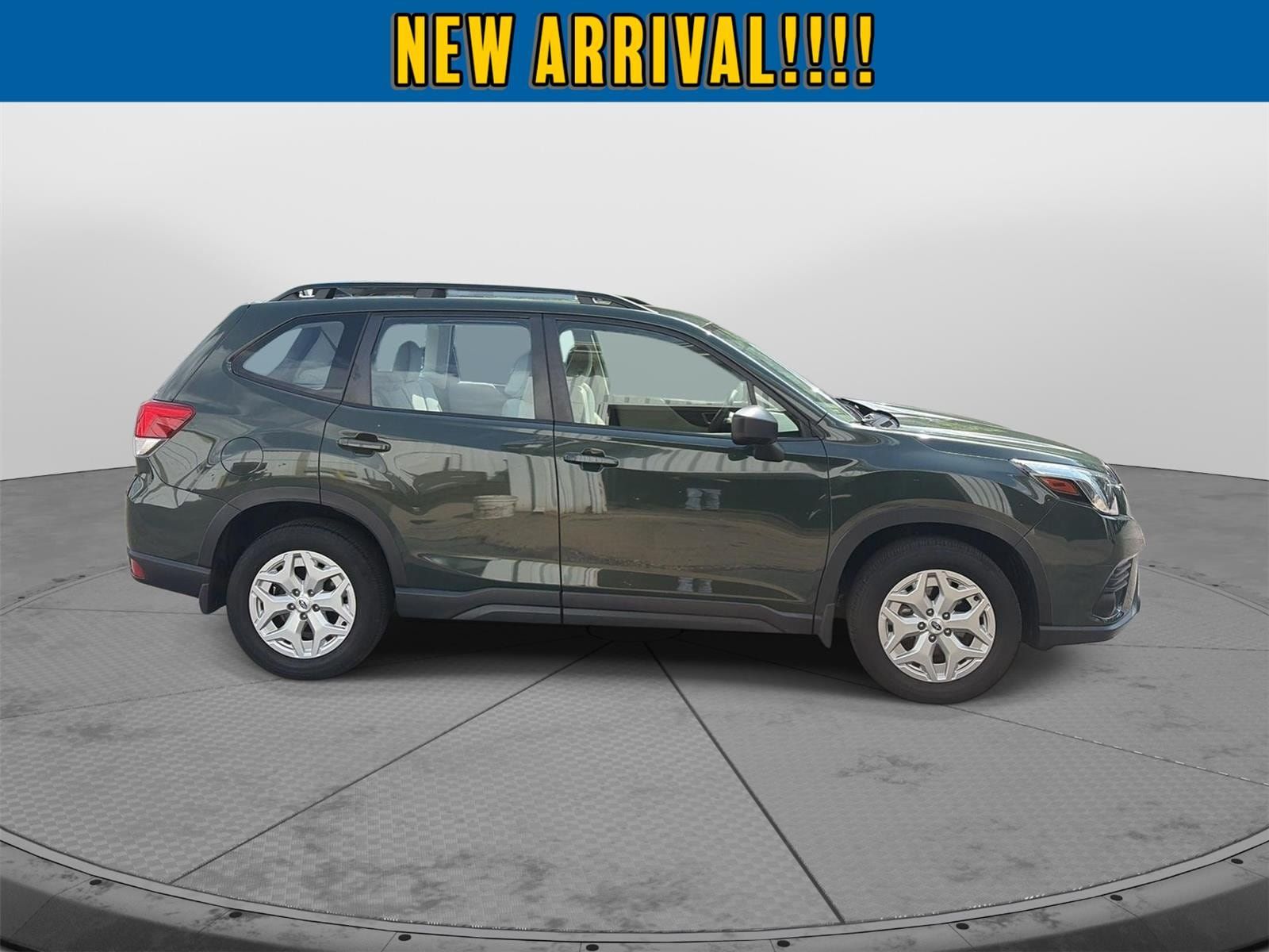 Used 2024 Subaru Forester AWD/4WD image 3