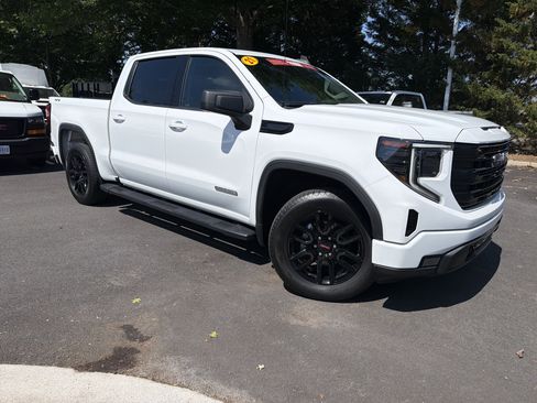 Used 2023 GMC Sierra 1500 Elevation AWD/4WD image 2