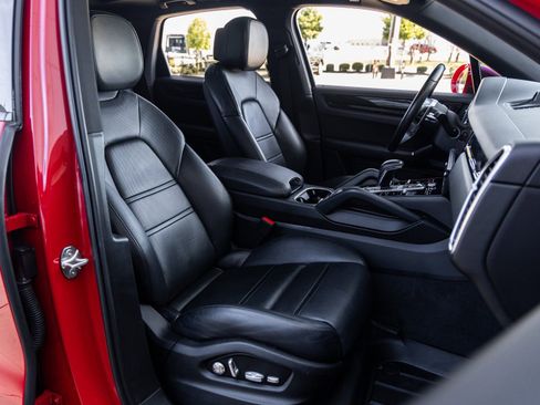 Certified 2021 Porsche Cayenne image 42