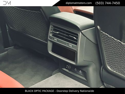 Used 2023 Audi SQ8 Prestige AWD/4WD image 22