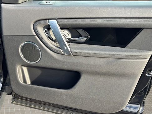 Used 2020 Land Rover Discovery Sport image 37