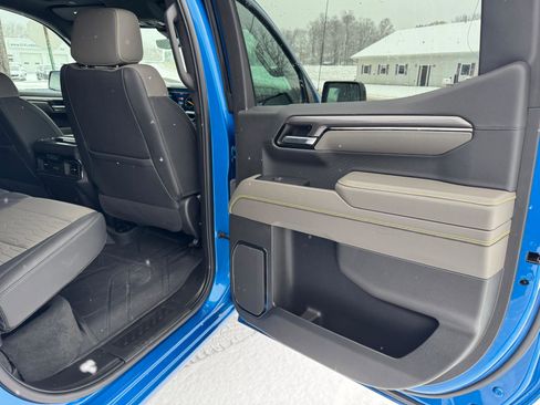 Used 2024 Chevrolet Silverado 1500 ZR2 w/ Technology Package image 45