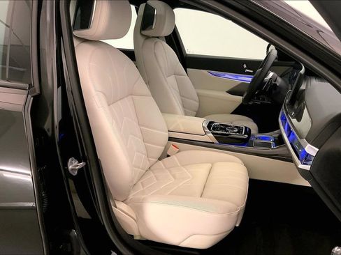 Certified 2023 BMW 760i xDrive w/ Executive Package AWD/4WD image 6