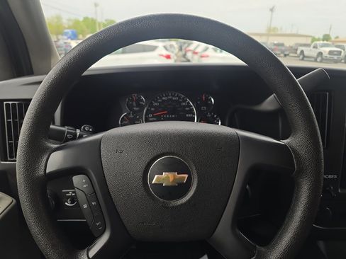 Used 2015 Chevrolet Express 3500 LT w/ LT Preferred Equipment Group RWD image 22