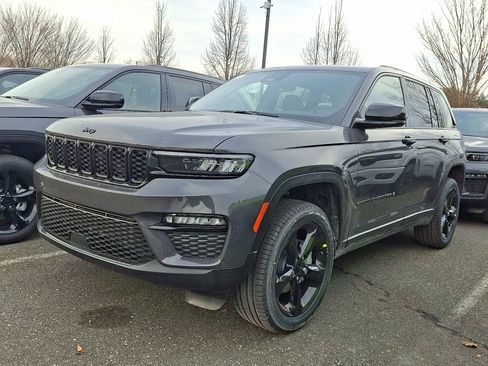 New 2025 Jeep Grand Cherokee Limited image 1