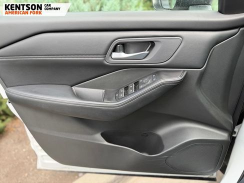 Used 2026 Nissan Rogue SL AWD/4WD image 14