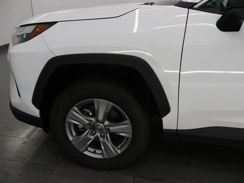 Used 2025 Toyota RAV4 LE AWD/4WD image 30