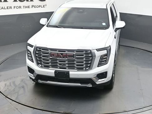 Used 2025 GMC Yukon XL Denali AWD/4WD image 45